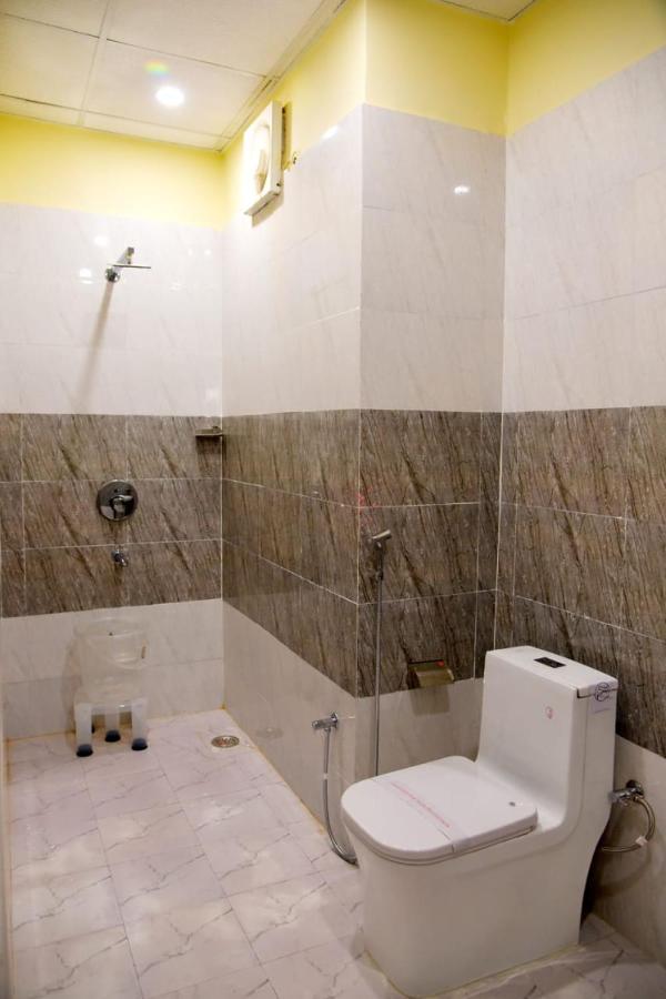 Hotel Tridev Grand Waranasi Zewnętrze zdjęcie